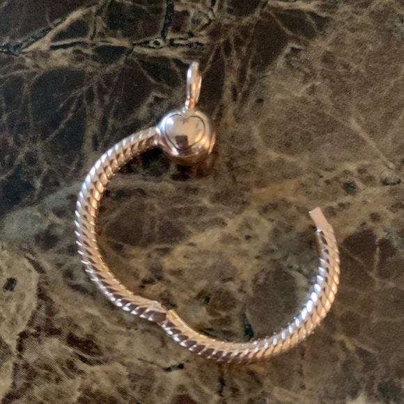 Authentic Pandora Moments Small Rose Gold Plated O Pendant - Picture 3 of 3